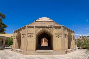 قبرستان تخت فولاد