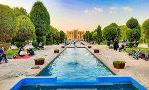باغ غدیر اصفهان
