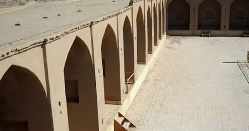 کاروانسرای کهنه مهریز