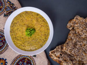 ماش و قمری